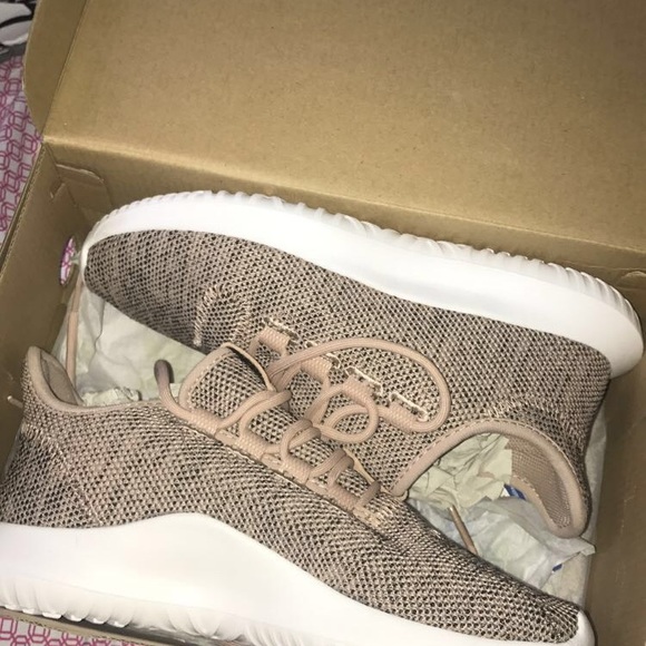 Adidas shoes - Picture 2 of 2